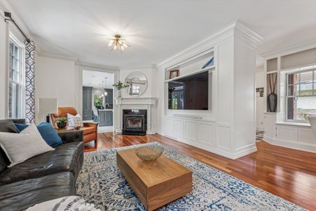 For Lease - 335 Lakeshore Road, Oakville, Ontario - Photo 2