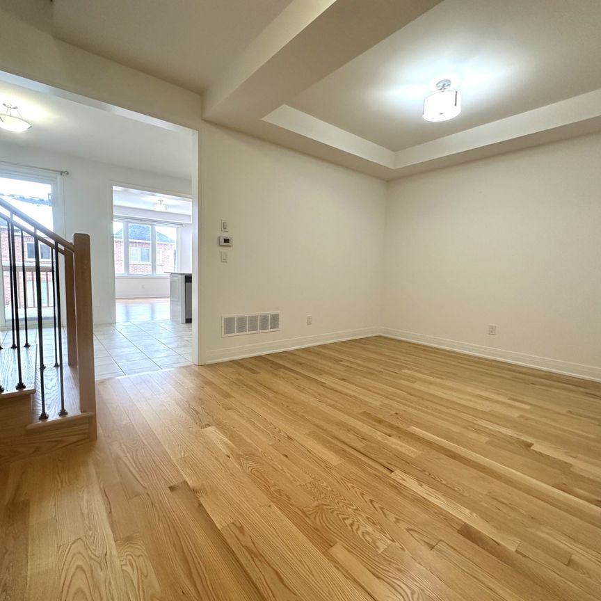 For Lease - 10 Richard Boyd Drive, East Gwillimbury, Ontario - Photo 1