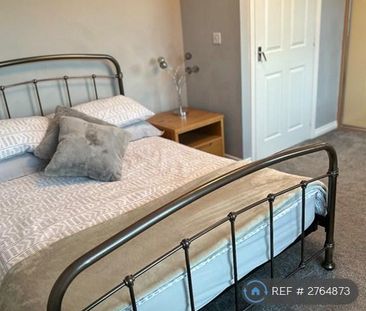 1 bedroom in a house share to rent - Photo 5