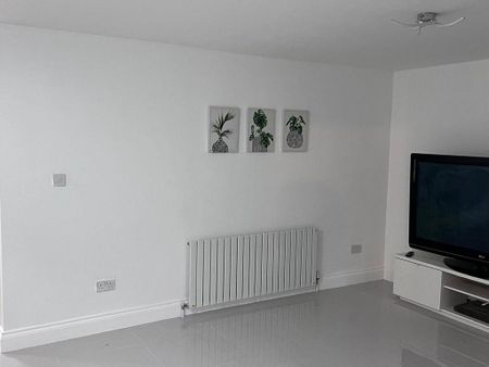 6 bedroom terraced house to rent - Photo 3