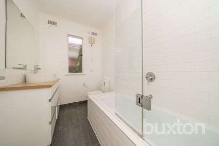 3 Windsor Avenue, Oakleigh South VIC 3167 - House For Rent | Domain - Photo 4