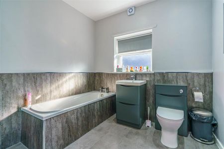 3 bedroom terraced house to rent - Photo 2