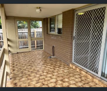 Large Family Home - Photo 4