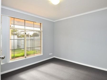 Comfy unit in great location - Photo 4