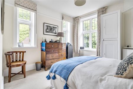 4 bedroom end of terrace house to rent - Photo 4