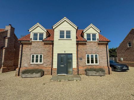 3 bedroom detached house to rent - Photo 3