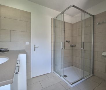 Affordable 4.5-room apartment with balcony and mountain view - Photo 2
