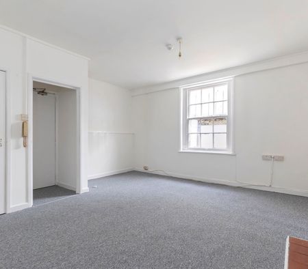 Clarence Square, Cheltenham GL50 4JR - Photo 2