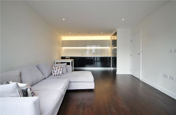 Pump House Crescent, Brentford, TW8 0HH - Photo 1