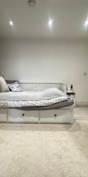 Studio Flat, Portswood Road, SO17 - Photo 1