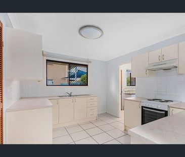 Charming Hillcrest Home Awaits You - Photo 2