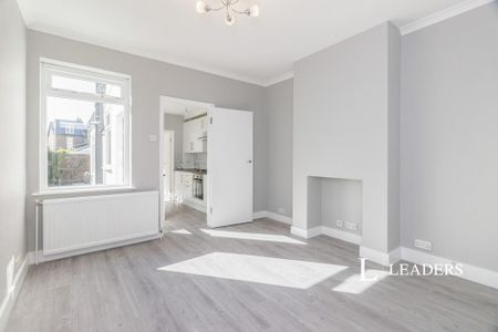 2 bedroom semi-detached house to rent - Photo 4