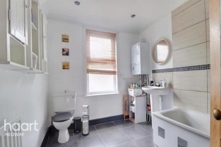 2 bedroom terraced house to rent - Photo 3