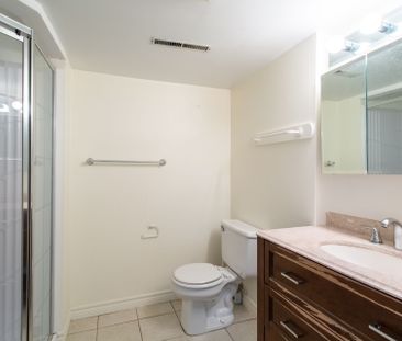 For Lease - 2 Parklane Crescent, St. Catharines, Ontario - Photo 2