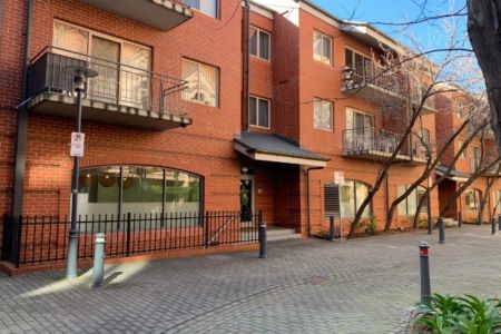 Fully furnished 2 Bedrooms with a Secure Car Park in the Heart of Adelaide City! - Photo 5