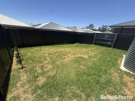 Brand New Modern 3 Bedroom Home - Photo 2