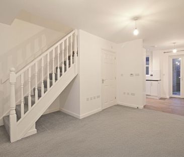 2 bedroom terraced house to rent - Photo 2