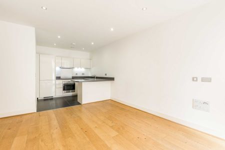 Coombe Lane, Raynes Park, SW20, London - Photo 3