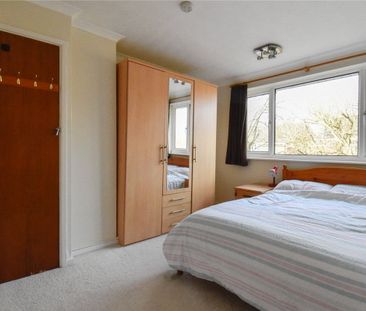 A delightful 3 bedroom mid-terrace property to rent in the popular ... - Photo 6