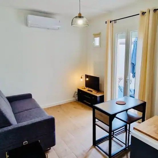 Location Appartement 1 pièce 19m² SETE 34200 - Photo 1