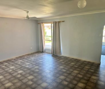 “The Right Place!” - Photo 3