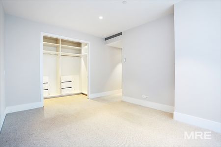 Simply stunning Treasury Garden views from 35 Spring Street - Photo 2