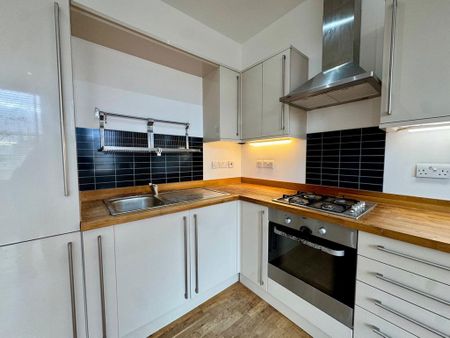 2 bedroom apartment to rent - Photo 4