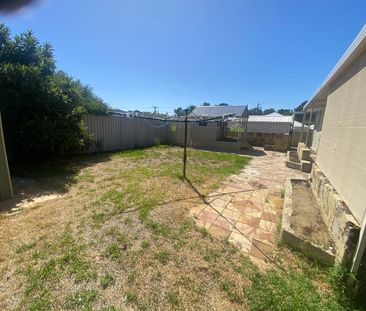 Four bedroom Two bathroom home in Girrawheen - Photo 2