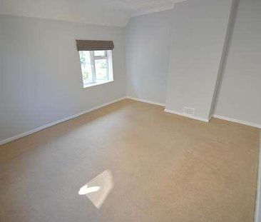 Bedroom Semi-detached House In Farncombe, GU7 - Photo 4