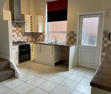 2 bedroom terraced house to rent - Photo 4
