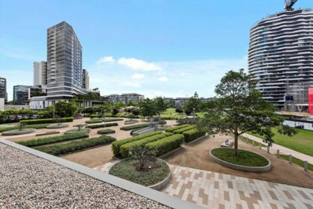 84/27 Cunningham Street, Newstead QLD, Belconnen - Photo 4