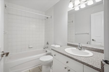 William Apartments - 2 Bedroom - Photo 2