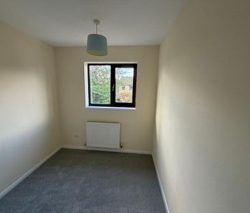 2 bedroom semi-detached house to rent - Photo 4