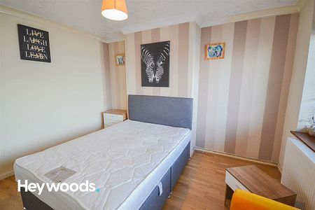 1 bed to rent in Hilton Road, Harpfields, Stoke-on-Trent, ST4 - Photo 2