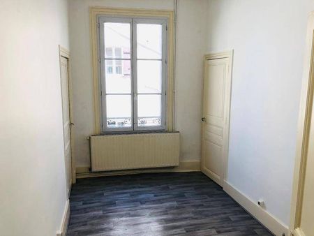 Appartement 4 pièces - 71000 Mâcon - Photo 2