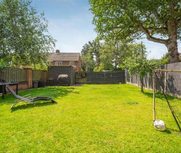 5 bedroom semi-detached house to rent - Photo 4