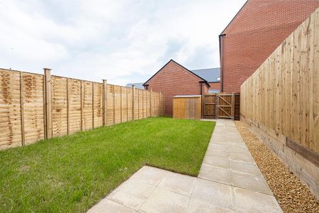 4 bedroom end of terrace house to rent - Photo 3