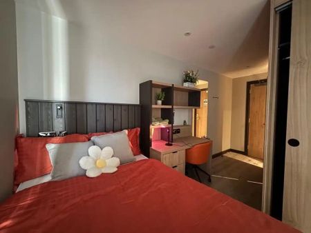 Townhouse Deluxe Ensuite - Photo 3
