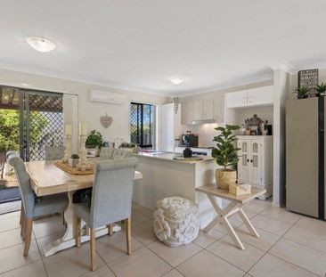 3 BED 2 BATH 2 CAR TOWNHOUSE, ULTRA HIGH SPEED INTERNET - Photo 4