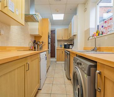 4 bedroom house to rent - Photo 1