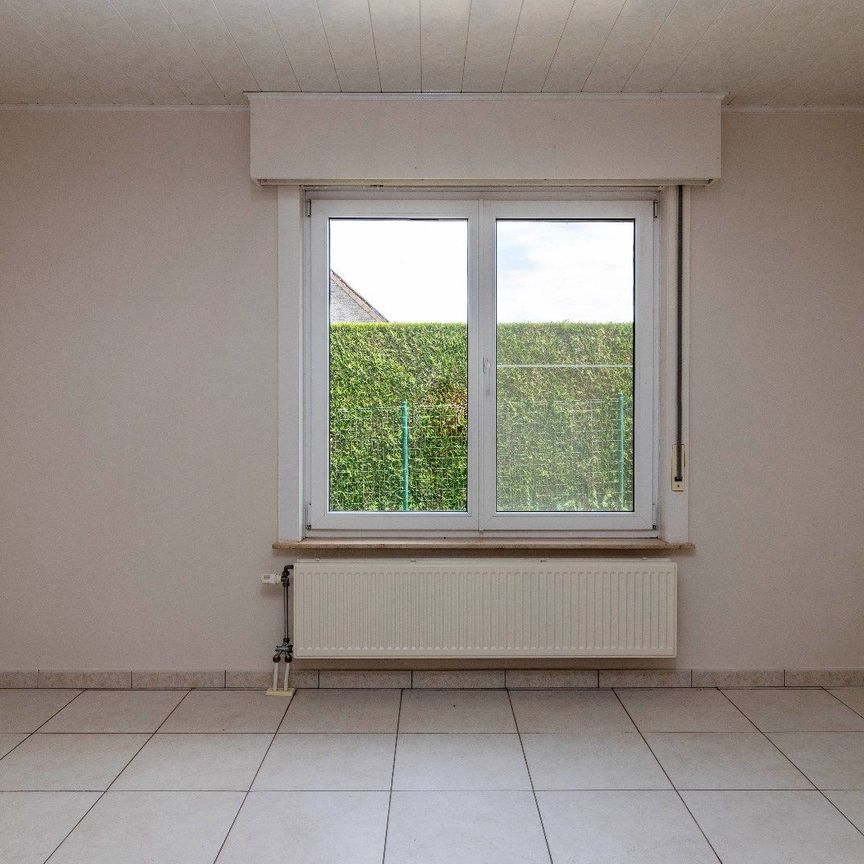 Ruime gelijkvloerse woning met tuin en garage - Photo 1