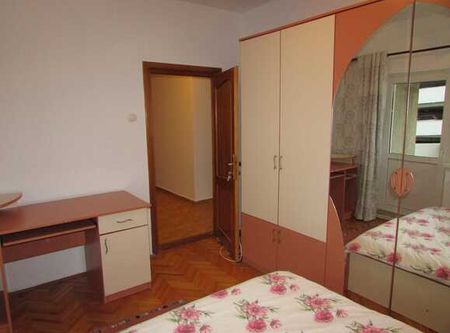 Apartament 4 camere, garaj, totul nou, zona Piata Marasti - Photo 2