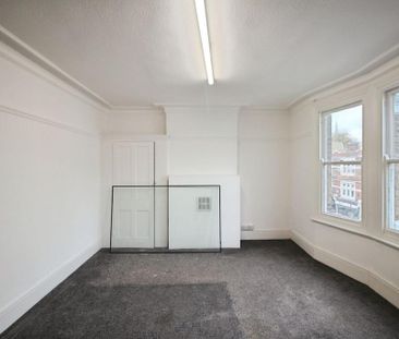 3 bedroom flat to rent - Photo 5
