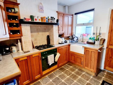 Allfrey Road, Eastbourne - Two-bedroom terraced house - Photo 2