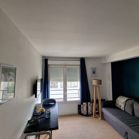 A LOUER AU CENTRE VILLE - STUDIO MEUBLE 18.61M² - Photo 4