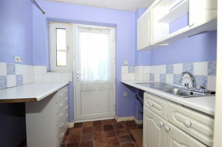 1 bedroom end of terrace house to rent - Photo 4