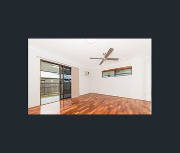 Charming 3-Bedroom Home with Sheds & Powered Gate in Kelso! - Photo 1