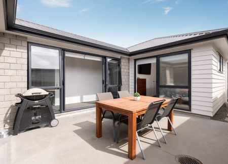 Easy Living - Photo 5