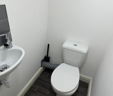 3 bedroom terraced house to rent - Photo 6