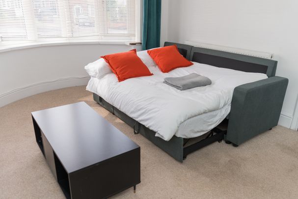 3 Bed Semi-Detached House, Sandhurst Road, LE3 - Photo 1